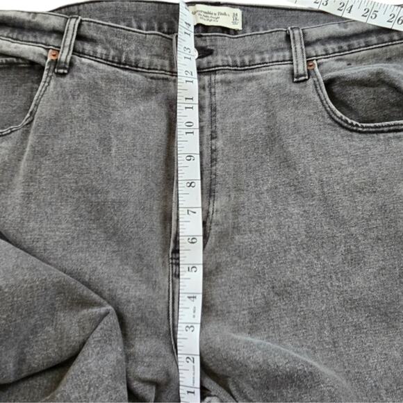 Abercrombie & Fitch Curve Love Ultra High Rise Ankle Straight Jean Washed Black - Picture 9 of 11